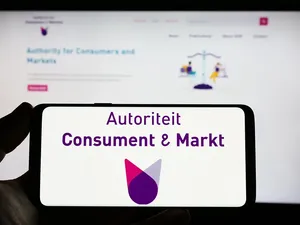 Waakhond waarschuwt voor onduidelijke reclames thuisbatterijen