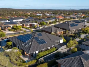 Australië wordt wereldkampioen thuisbatterijen, Europa installeert 15,4 gigawattuur thuisbatterijen