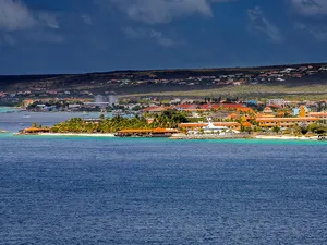 Bonaire voorziet alle sociale huurwoningen van zonnepanelen