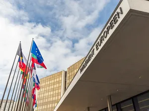 Europese Rekenkamer: EU-lidstaten schieten zwaar tekort bij uitvoering van energietransitieplan, miljarden onbenut