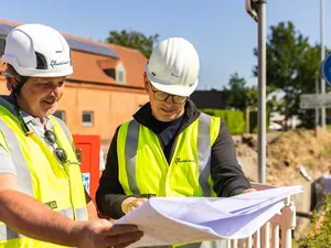 Fluvius mag definitief zelf compensatie uitvallende omvormers zonnepanelen bepalen