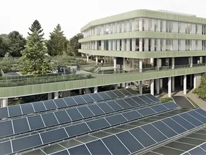 Fluvius bouwt eerste energiepositief kantoor met waterstofbatterijen en 1.200 zonnepanelen
