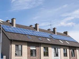 Vlaamse regering trekt stekker uit zonnepanelenbegeleiding voor kwetsbare gezinnen