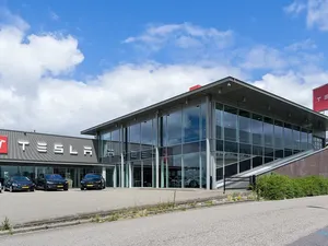 Consumenten kiezen in 2027 vaker elektrische dan fossiele auto