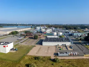 ‘Vlaamse terugval zonnepanelen niet dramatisch, actie uitrol zakelijke batterij noodzaak’