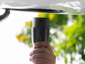 Tweede Kamer vraagt kabinet om Europese verplichting bidirectioneel laden elektrische auto