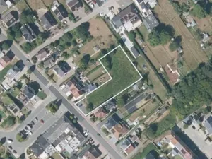 Openbare Vlaamse Afvalstoffenmaatschappij zoekt exploitant voor tijdelijk zonnepark in Liedekerke, alle opbrengsten naar exploitant