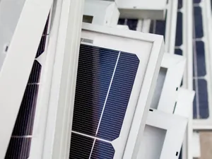 Solar Reuse Systems zoekt installateurs die willen meedenken over landelijk hergebruik zonnepanelen