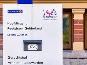 Rechter verplicht boer zich aan zonnepanelencontract te houden na rijksuitkoop van veehouderij