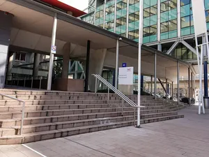 Verzekering weigert zonnepanelen op brandbaar dak, installateur verliest rechtszaak