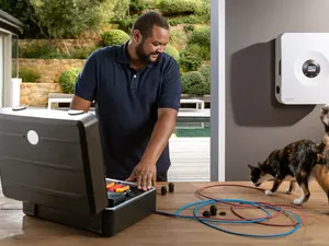 SMA introduceert nieuwe 2-in-1 omvormer voor thuisbatterij en zonnepanelen