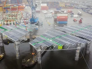 Kabinet legt 11 miljoen euro klaar voor zon op zee: drijvende zonnepanelen moeten Noordzee slimmer benutten