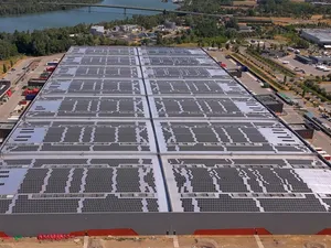 Sunrock slaat vleugels uit naar Frankrijk met 4 zonnepaneelinstallaties voor grote vastgoedklant