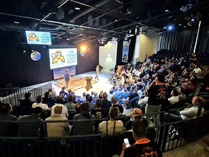 Rechter geeft Dennis van der Meij gelijk, Bright kan evenementnaam The Future Looks Bright niet verbieden