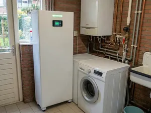 7.374 nieuwe batterijen in juli, markt versnelt verder