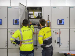 Noodoplossing met batterijen en aggregaten Utrechtse stroomnet bij Houten om deze winter stroomstoringen te voorkomen