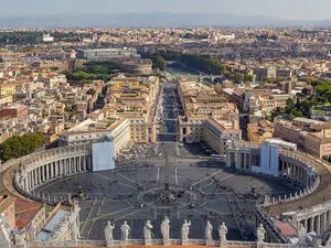 Vaticaan bouwt zonnepark boven landbouwgewassen om volledig zelfvoorzienend te worden