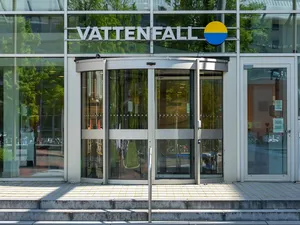 Ook Vattenfall laat consumenten met zonnepanelen vaste terugleverkosten betalen