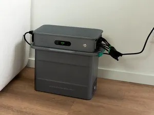 Budget Thuis gaat stekkerbatterij Zendure verkopen aan eigenaren zonnepanelen